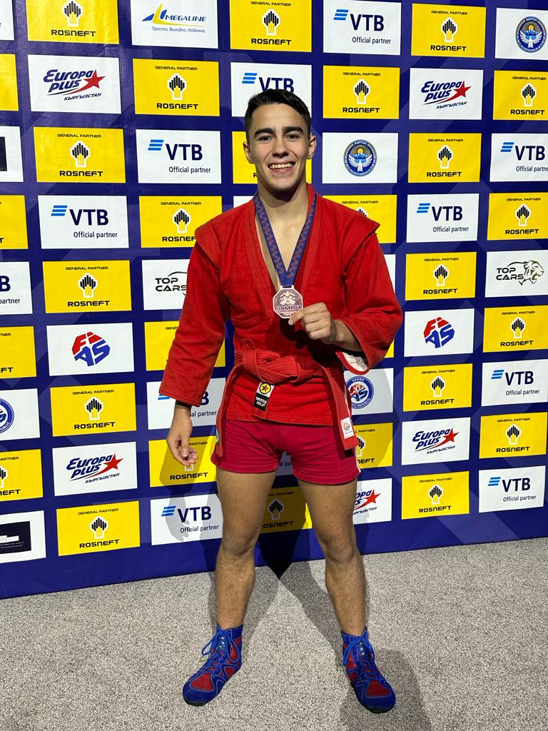 Gorka Gracia consigue la medalla de bronce en el mundial de Sambo